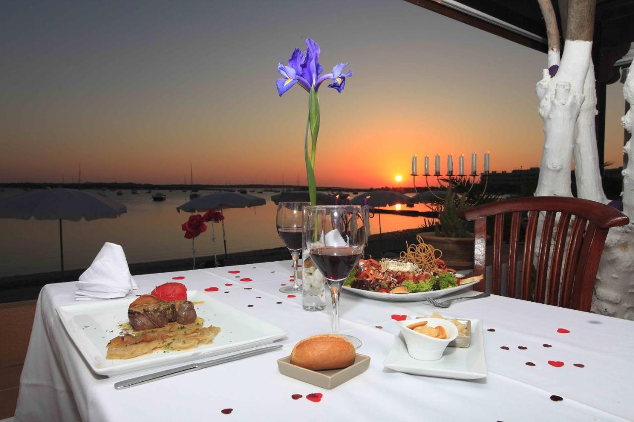Hostal La Savina Ла-Савіна Екстер'єр фото