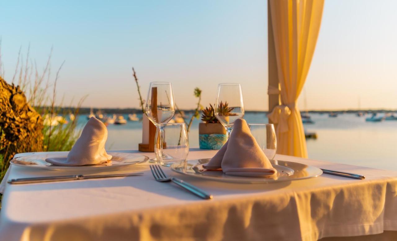 Hostal La Savina Ла-Савіна Екстер'єр фото