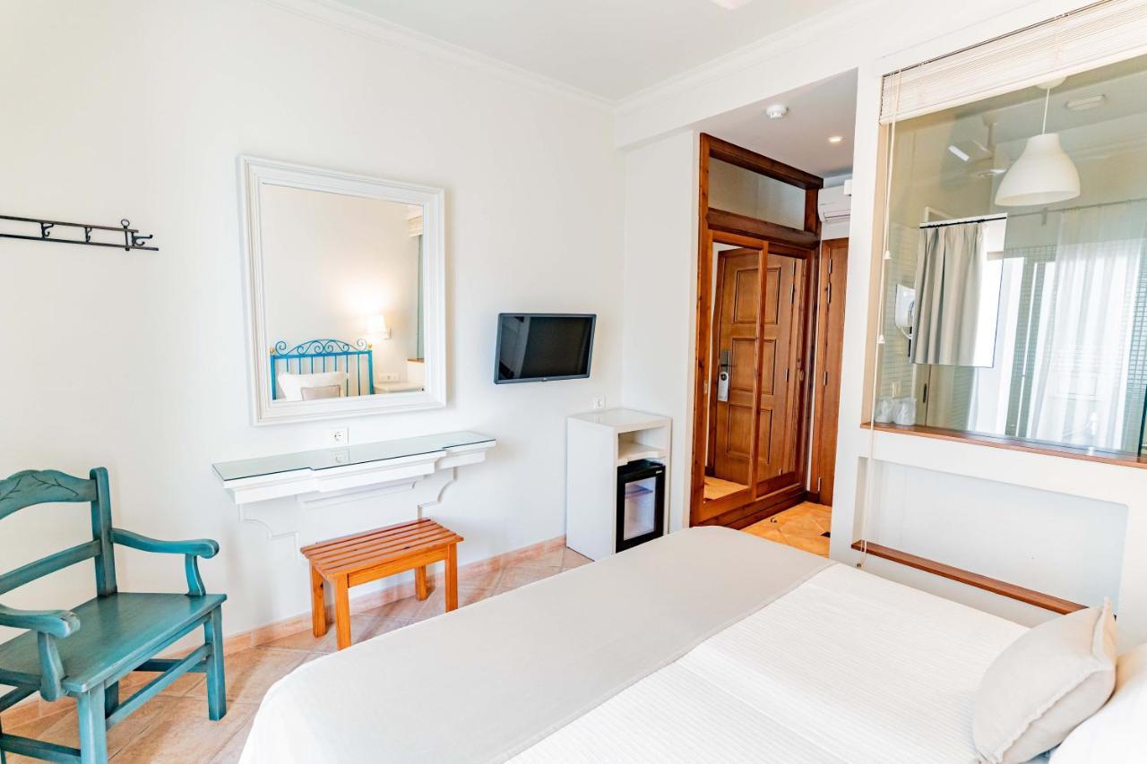 Hostal La Savina Ла-Савіна Екстер'єр фото