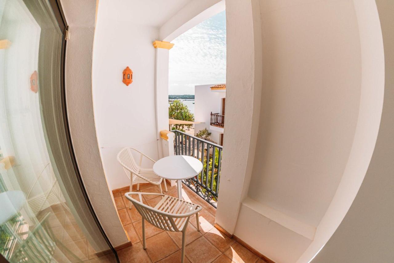 Hostal La Savina Ла-Савіна Екстер'єр фото