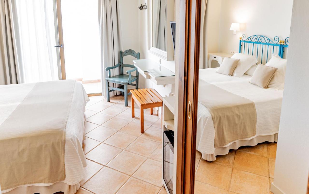 Hostal La Savina Ла-Савіна Екстер'єр фото