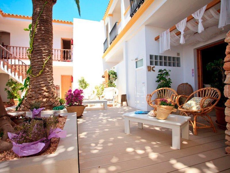 Hostal La Savina Ла-Савіна Екстер'єр фото